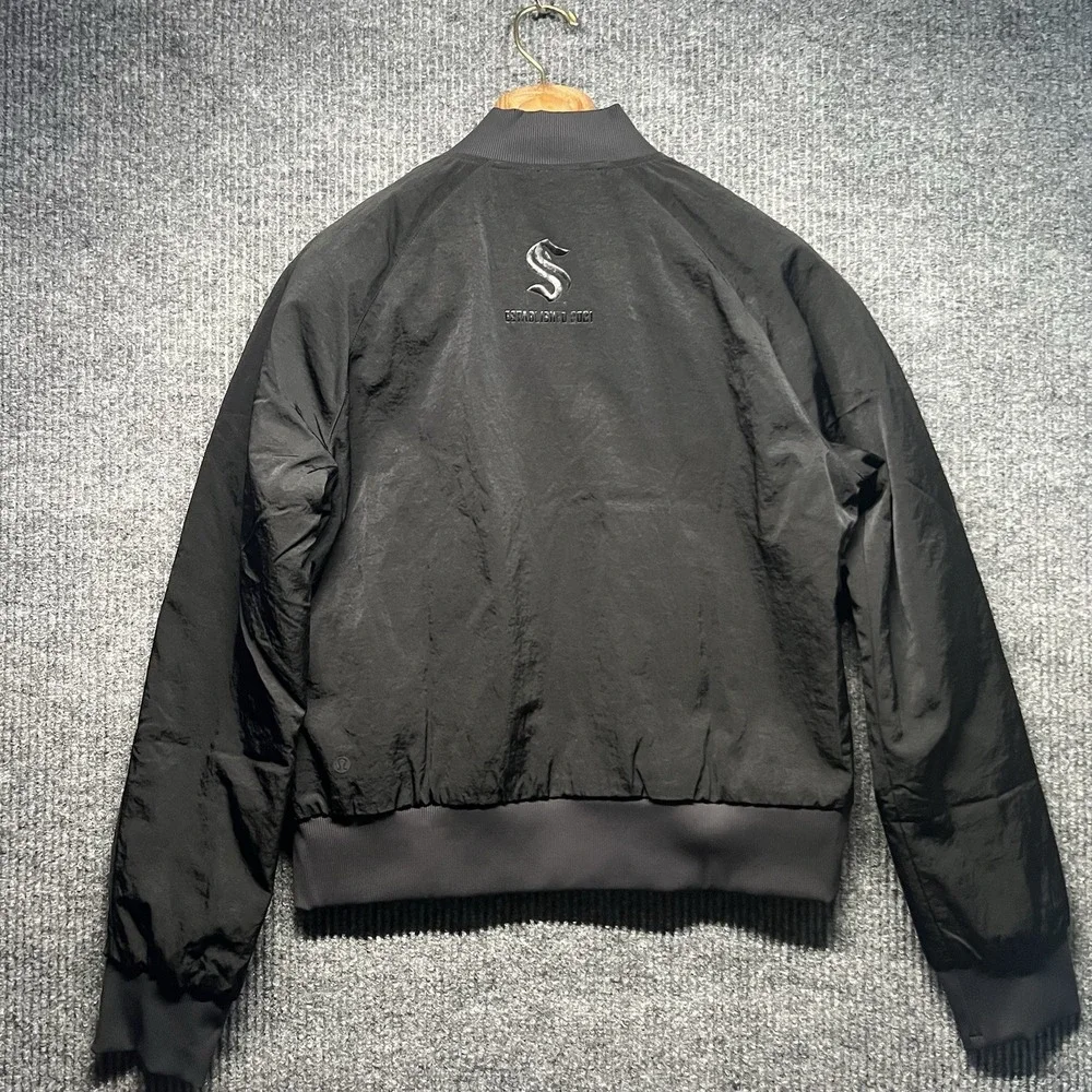 Lululemon X Seattle Kraken Women's Reversible Insulated Bomber Jacket Black Sz 8